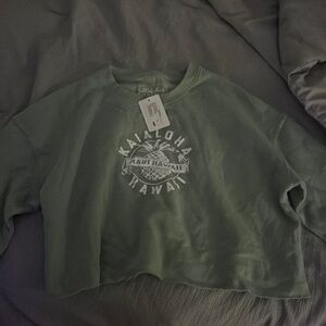 Green cropped crewneck from hawaii boutique